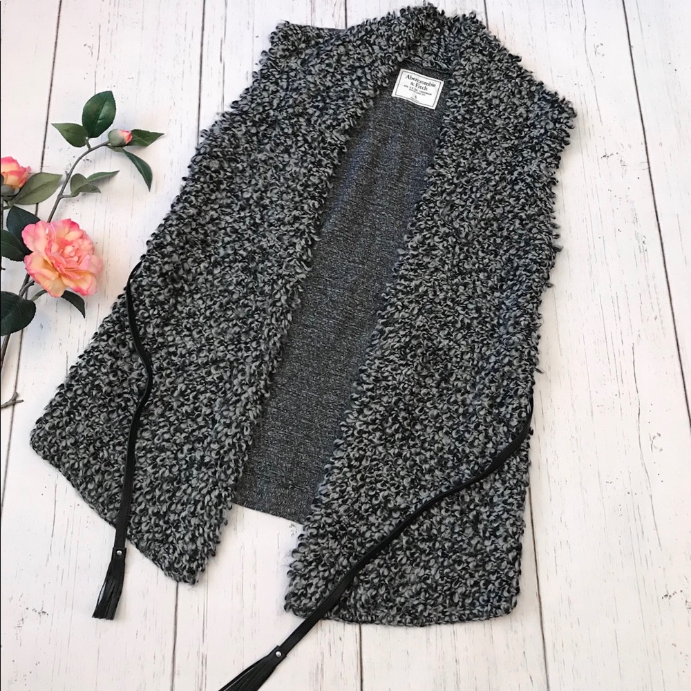 Abercrombie & Fitch Knit Sweater Vest